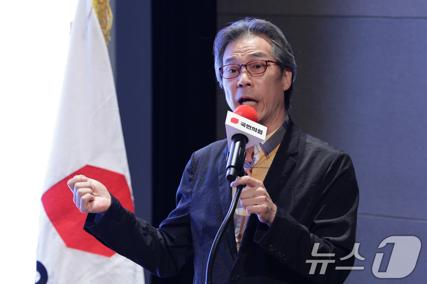 (인천=뉴스1) 신웅수 기자 = 박명호 동국대 정치외교학과 교수가 28일 오후 인천 인천국제공항공사 인재개발원에서 열린 국민의힘 연찬회에서 특강을 하고 있다. 2025.8.28/뉴 …