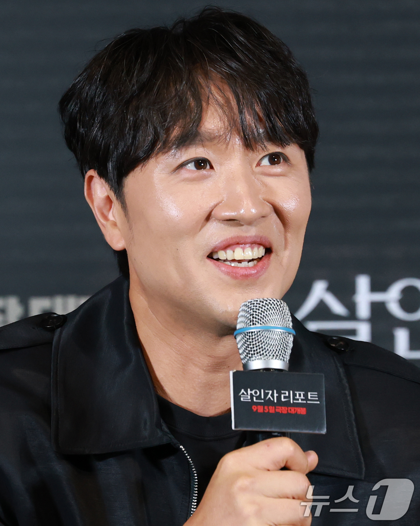 (서울=뉴스1) 권현진 기자 = 배우 김태한이 28일 서울 용산구 CGV용산아이파크몰에서 열린 영화 '살인자 리포트‘(감독 조영준) 언론시사회 및 기자간담회에 참석해 취재진 질문에 …