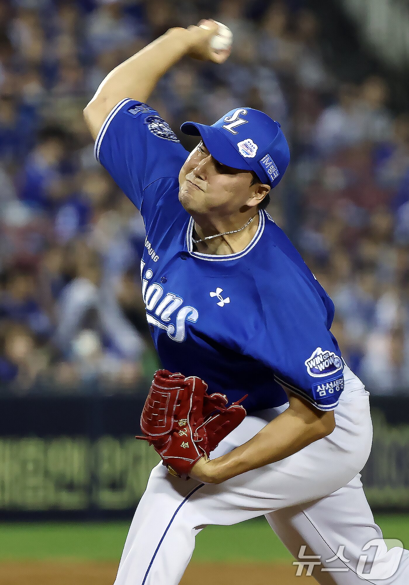 본문 이미지 - 28일 오후 서울 송파구 잠실야구장에서 열린 프로야구 &#39;2025 신한 SOL뱅크 KBO 리그&#39; 삼성 라이온즈와 두산 베어스의 경기 8회말 삼성 김태훈이 역투하고 있다. 2025.8.28/뉴스1 ⓒ News1 박정호 기자