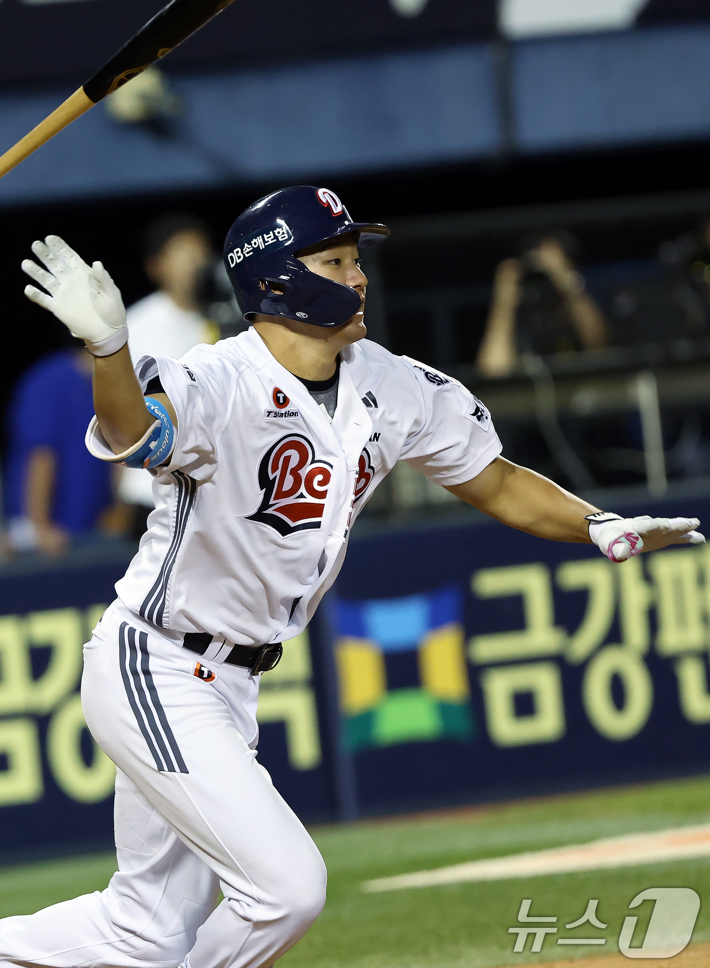 (서울=뉴스1) 박정호 기자 = 28일 오후 서울 송파구 잠실야구장에서 열린 프로야구 '2025 신한 SOL뱅크 KBO 리그' 삼성 라이온즈와 두산 베어스의 경기 10회말 2사 주 …