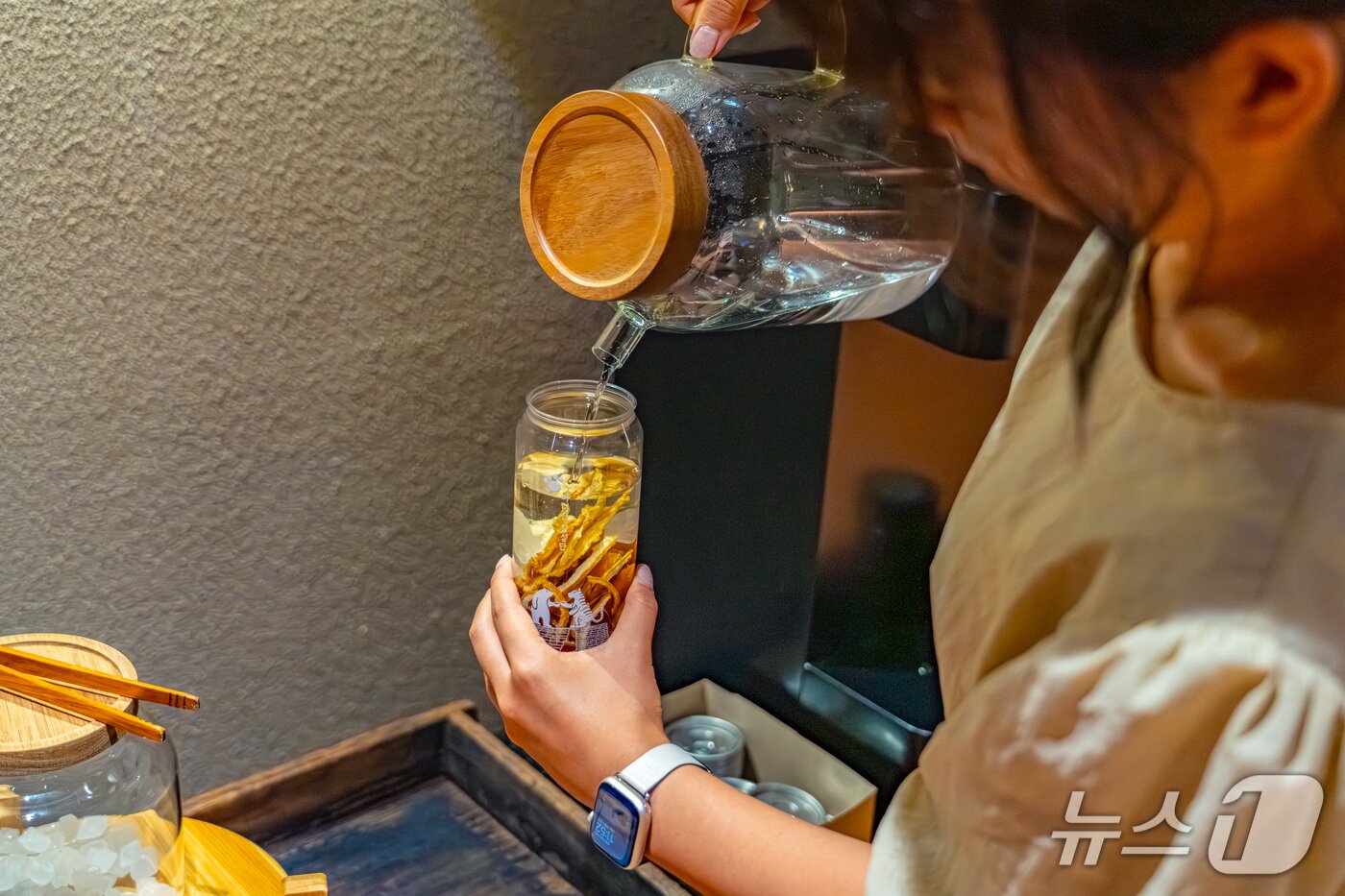 본문 이미지 - &#39;강화를 담은 담은주&#39; 만들기 체험&#40;한국관광공사 제공&#41;