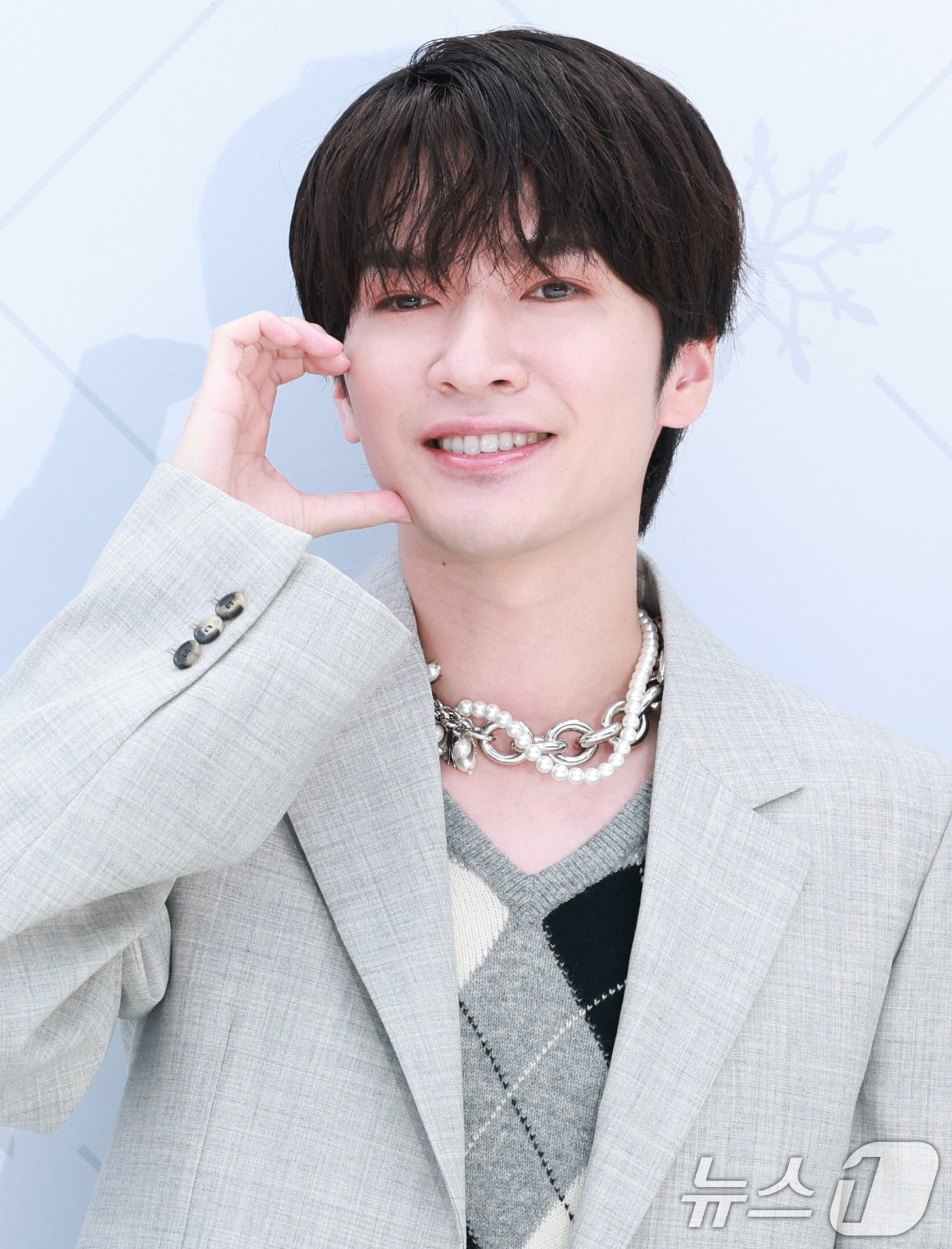 (서울=뉴스1) 권현진 기자 = ‘일본 국민 아이돌’ 스노우맨(Snow Man) 후카자와 타츠야가 29일 오전 서울 성동구 성수동에서 열린 '한여름 속 한겨울' 팝업스토어 오픈 행 …