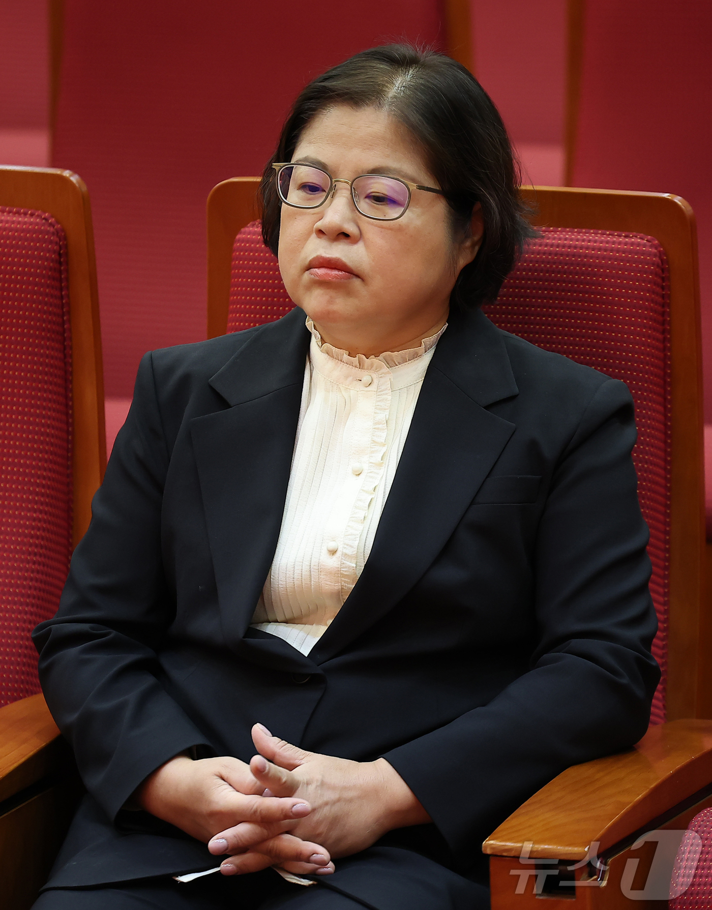 (서울=뉴스1) 김진환 기자 = 이복형 헌법재판소 재판관이 29일 오전 서울 종로구 재동 헌법재판소 대강당에서 열린 김정원 헌법재판소 사무처장 퇴임식에 참석하고 있다. 2025.8 …