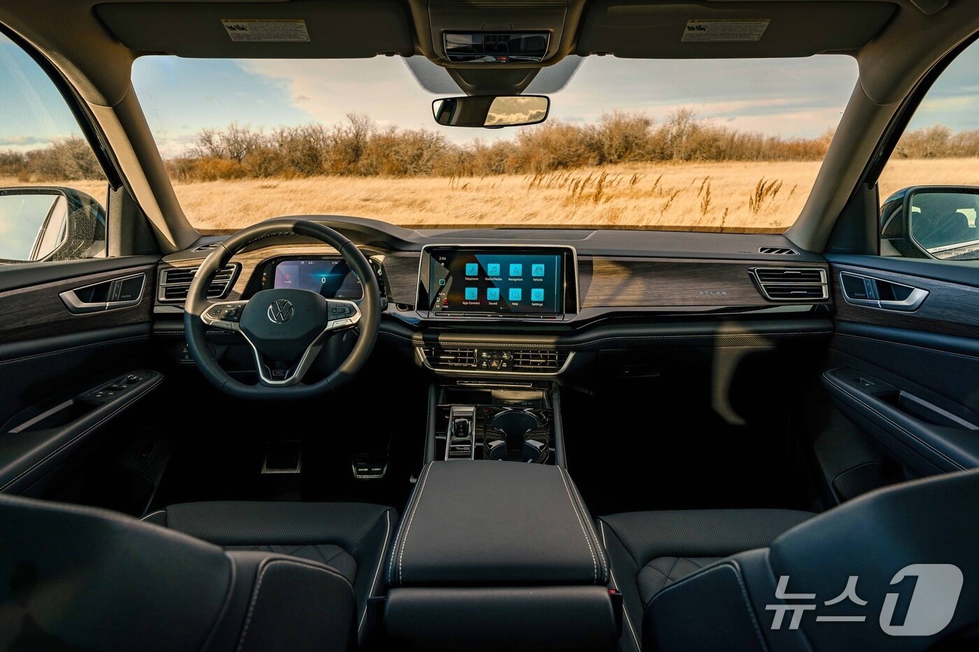 본문 이미지 -  폭스바겐 대형 SUV 아틀라스 실내.&#40;폭스바겐 제공&#41;