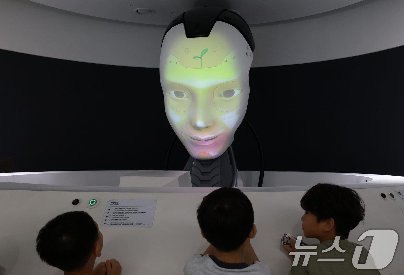 (서울=뉴스1) 권현진 기자 = 이재명 정부가 역대 최대 규모인 728조 원 규모의 내년도 예산안을 편성했다. R&D 예산은 5조7천억 원 늘어난 35조3천억 원, AI 예산은 3 …