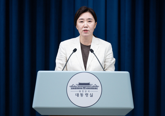 李대통령 "검찰 개혁 보여주기식 안돼…실질적 안 마련해야"