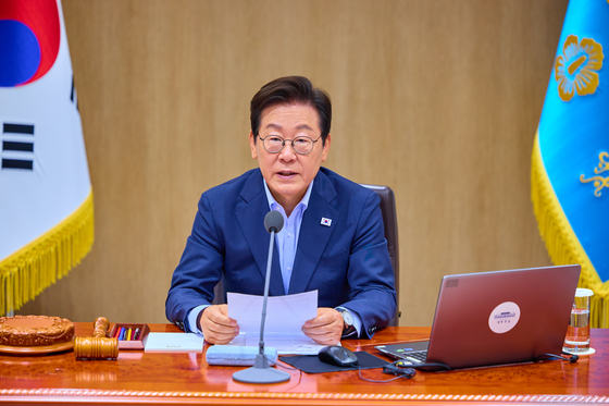 李대통령 "SOC 민간자원 조달해 재정부담 줄여달라"(종합)