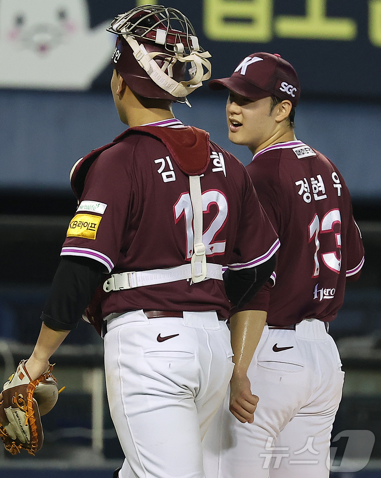 (서울=뉴스1) 김진환 기자 = 29일 오후 서울 송파구 잠실야구장에서 열린 프로야구 '2025 신한 SOL뱅크 KBO 리그' 키움 히어로즈와 LG 트윈스의 경기, 키움 선발 정현 …
