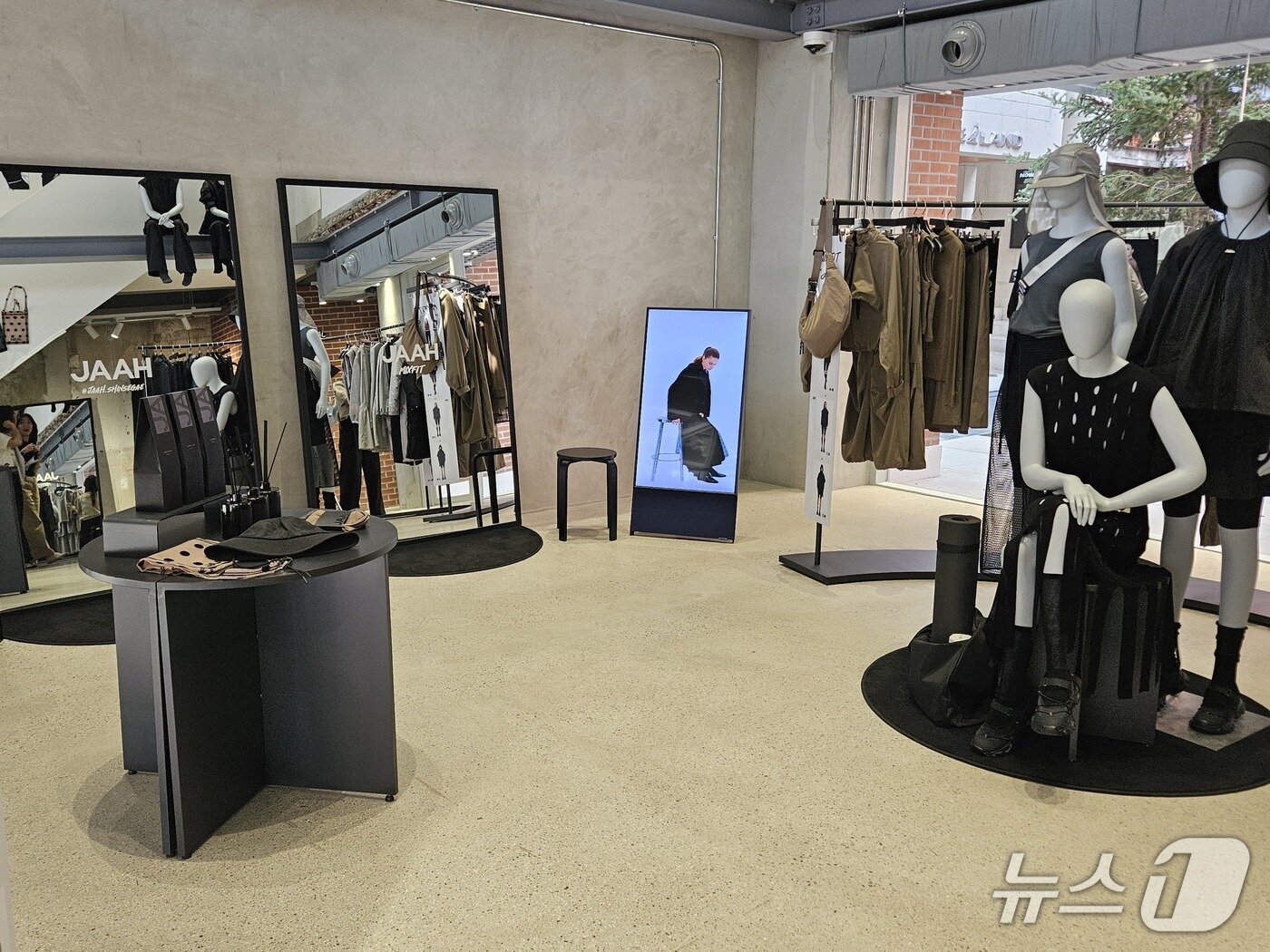 본문 이미지 - 자아 팝업스토어 내부 모습.ⓒ 뉴스1/김진희 기자.