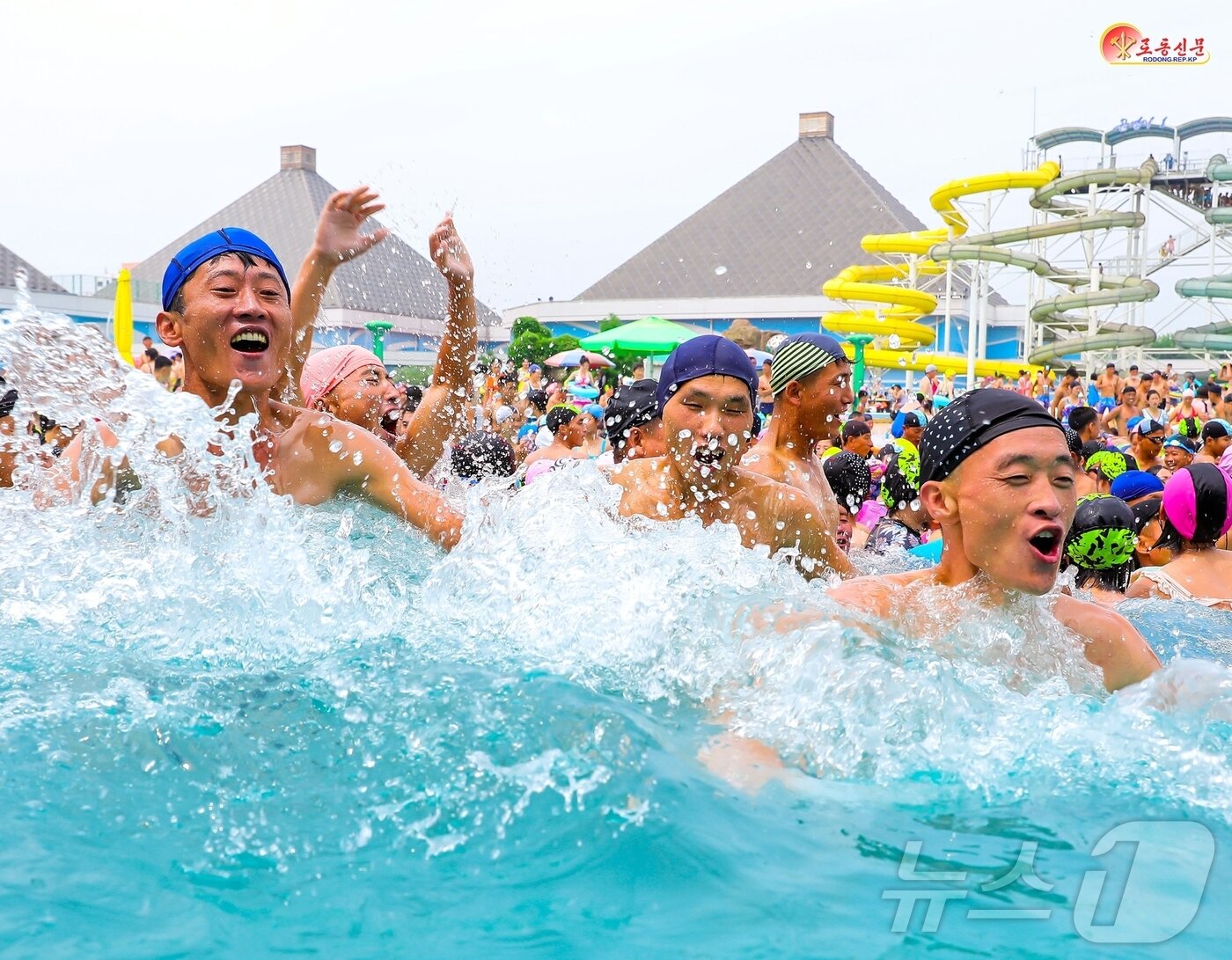 On August 3, Rodong Sinmun, the official newspaper of the Workers&#39; Party of Korea, introduced various water parks, including the Wonsan Kalma Coastal Tourist Area, saying that the people&#39;s joyful laughter echoes throughout the cultural recreation areas established under the party&#39;s benevolence / Rodong Sinmun