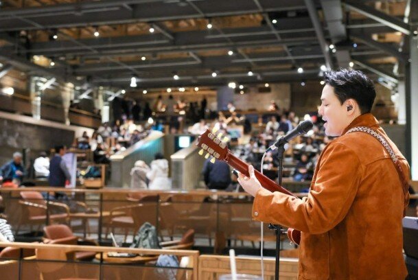 본문 이미지 - 별빛 라이브가 열리는 스타벅스 경동1960점.&#40;스타벅스 코리아 제공&#41;