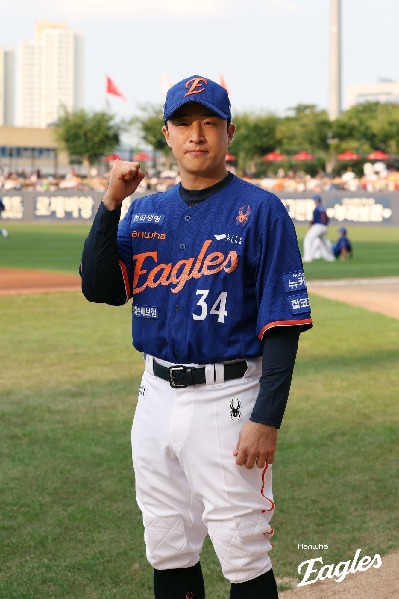 본문 이미지 - 트레이드로 한화 유니폼을 입은 손아섭.&#40;한화 이글스 제공&#41;