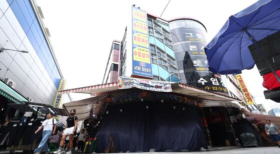 여름휴가에 한산한 남대문시장