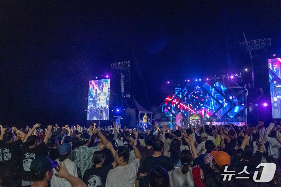 본문 이미지 - 강릉 경포해수욕장에서 열린 2025경포 썸머 페스티벌.&#40;자료사진&#41;/뉴스1 DB