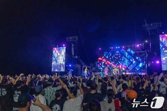 본문 이미지 - 강릉 경포해수욕장에서 열린 2025경포 썸머 페스티벌.&#40;자료사진&#41;/뉴스1 DB
