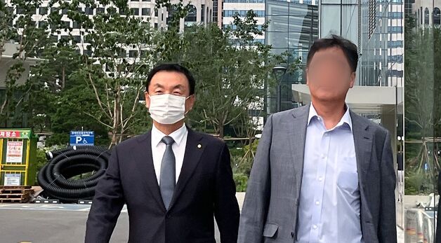 특검 소환 조사 마친 권오수 전 도이치모터스 회장
