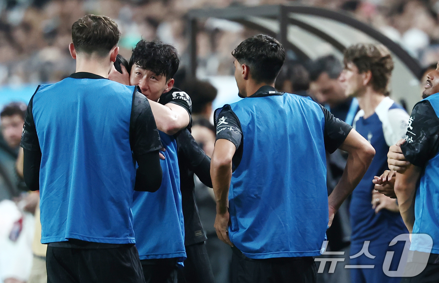 (서울=뉴스1) 김민지 기자 = 3일 오후 서울 마포구 서울월드컵경기장에서 열린 쿠팡플레이 시리즈 토트넘 홋스퍼와 뉴캐슬 유나이티드의 경기 후반전, 사실상 마지막 경기를 치르고 교 …