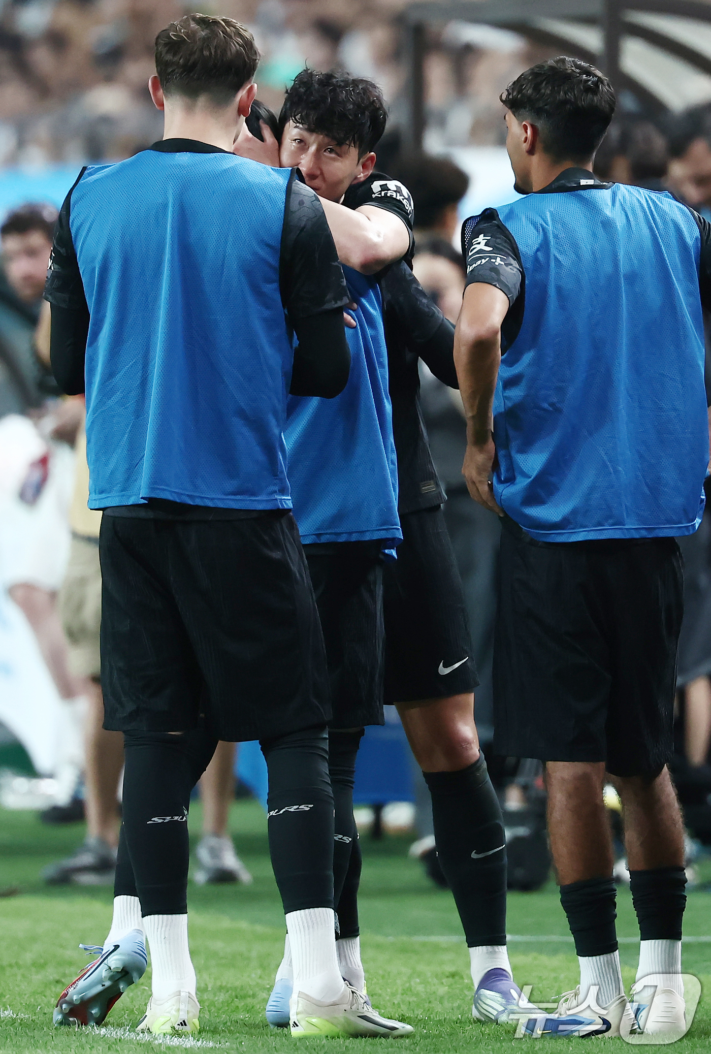 (서울=뉴스1) 김민지 기자 = 3일 오후 서울 마포구 서울월드컵경기장에서 열린 쿠팡플레이 시리즈 토트넘 홋스퍼와 뉴캐슬 유나이티드의 경기 후반전, 사실상 마지막 경기를 치르고 교 …