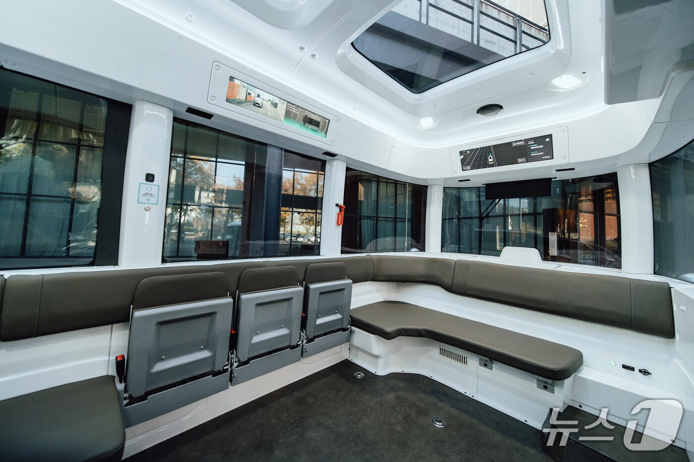 본문 이미지 - &#39;로이&#39;&#40;ROii&#41;의 실내 모습. &#40;오토노머스에이투지 제공&#41;