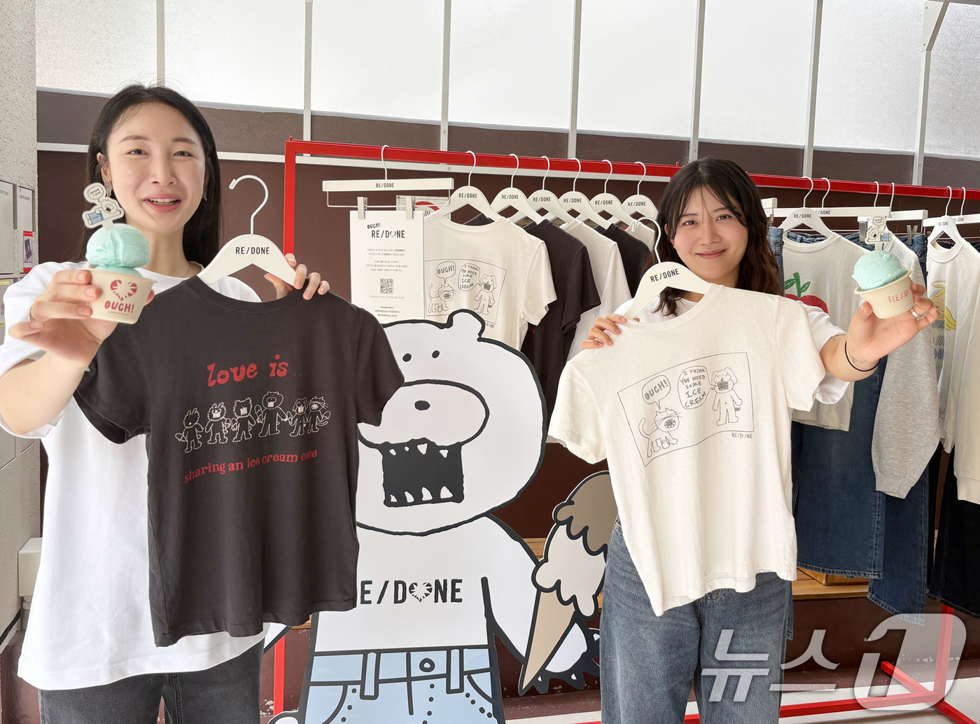 (서울=뉴스1) = 현대백화점그룹 계열 패션전문기업 한섬은 다음달 7일까지 서울 용산구 한남동에 위치한 '아우치' 카페에서 미국 프리미엄 데님 브랜드 ‘리던(RE/DONE)’의 팝 …