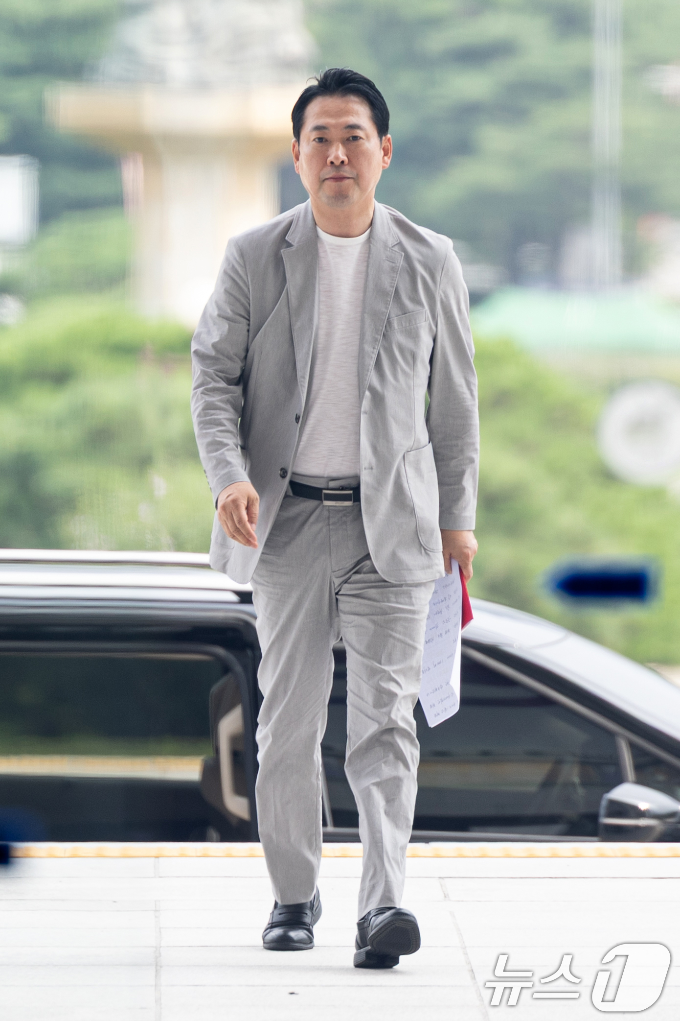 (서울=뉴스1) 이승배 기자 = 장동혁 국민의힘 대표가 31일 오후 서울 여의도 국회 당대표실로 향하고 있다. 2025.8.31/뉴스1