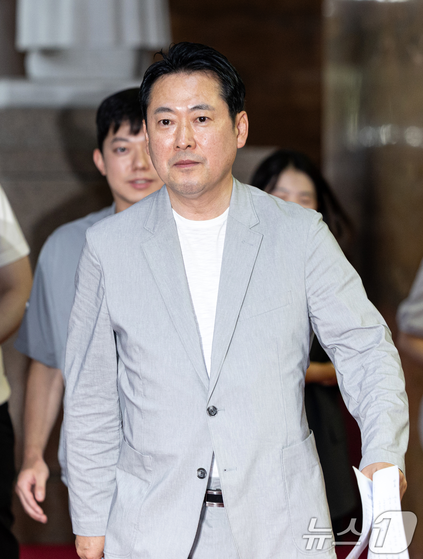 (서울=뉴스1) 이승배 기자 = 장동혁 국민의힘 대표가 31일 오후 서울 여의도 국회 당대표실로 향하고 있다. 2025.8.31/뉴스1