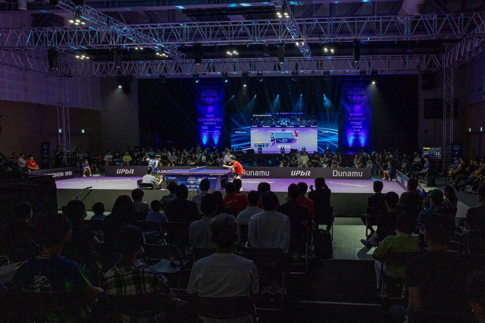 본문 이미지 - 두나무 프로탁구 시리즈2 경기가 열리는 풍경(KTTP 제공) 