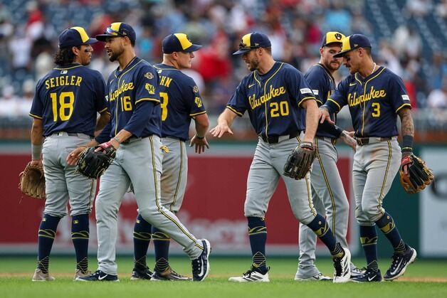 MLB 밀워키, 워싱턴과 3연전서 56안타 폭발…구단 신기록