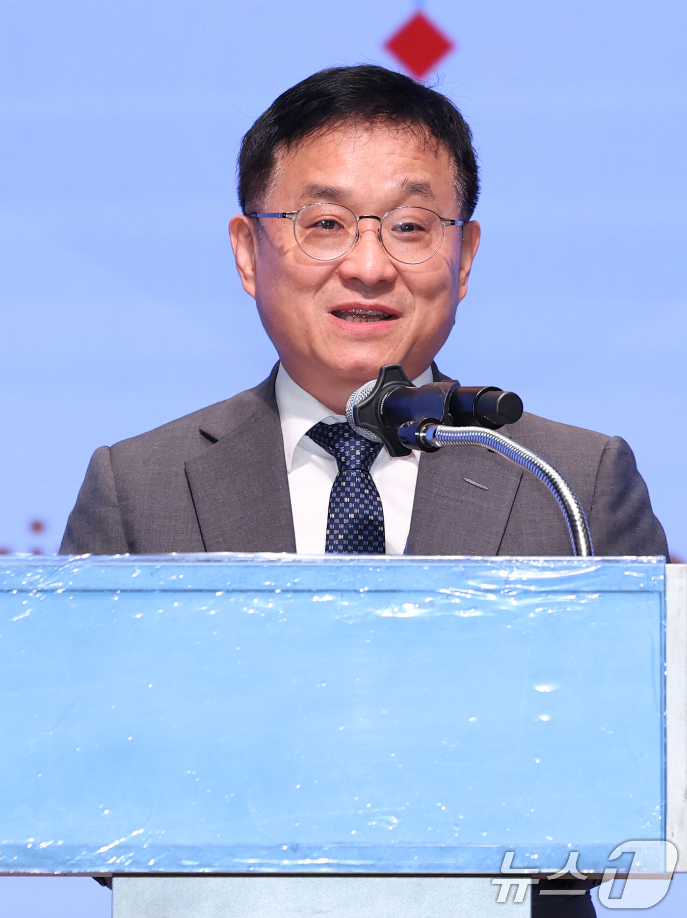 (서울=뉴스1) 권현진 기자 = 안도경 서울대학교 사회과학연구원장이 4일 오전 서울 중구 대한상공회의소 국제회의장에서 열린 동북아역사재단 '광복 80주년 기념 국제학술회의' 개회식 …