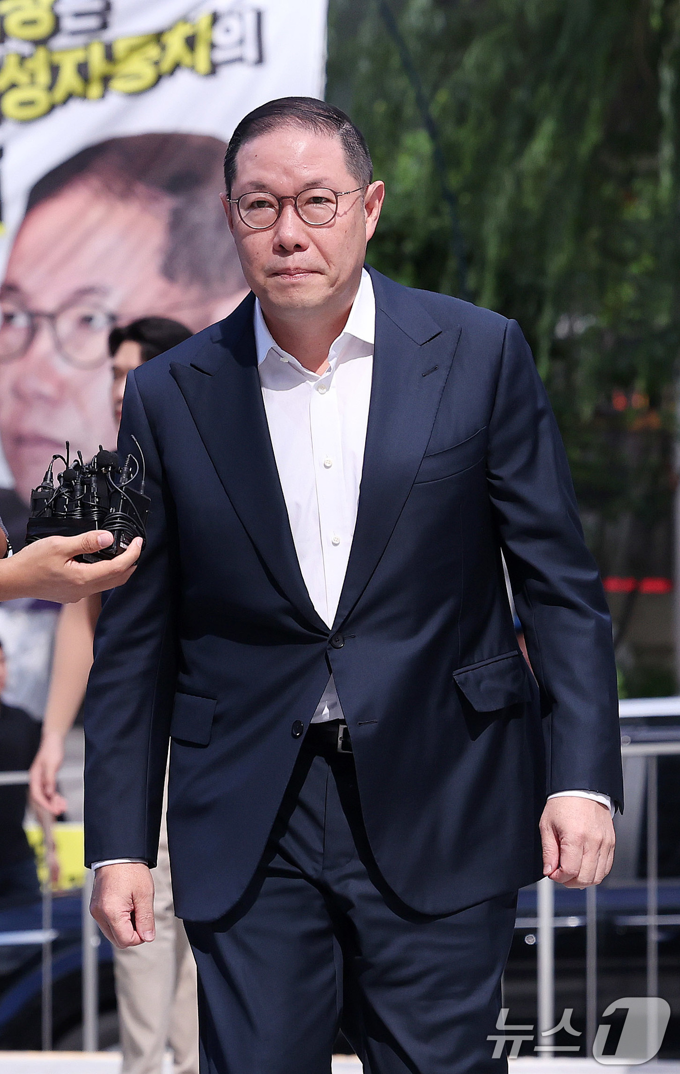 (서울=뉴스1) 박지혜 기자 = 조현상 HS 효성 부회장이 4일 오전 서울 종로구에 마련된 김건희 특검팀(특별검사 민중기) 사무실로 조사를 받기 위해 출석하고 있다.  2025.8 …