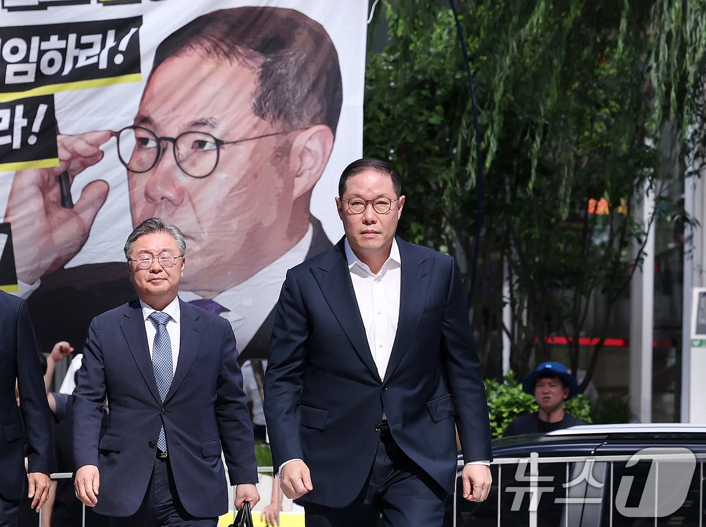 (서울=뉴스1) 박지혜 기자 = 조현상 HS 효성 부회장이 4일 오전 서울 종로구에 마련된 김건희 특검팀(특별검사 민중기) 사무실로 조사를 받기 위해 출석하고 있다.  2025.8 …