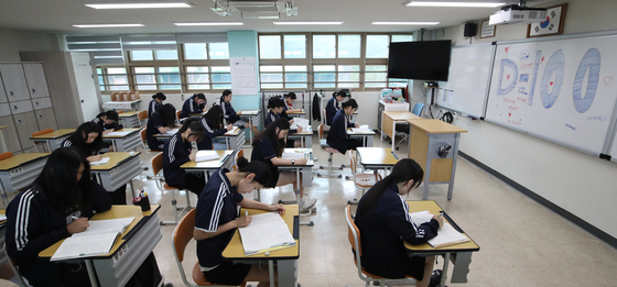 경남 교사 88% "주 1회 이상 수업방해 경험"…학생·학부모와 인식차