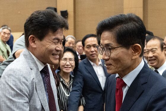 후보 연설하는데 전한길 나서 '배신자' 구호…국힘 전당대회 어수선