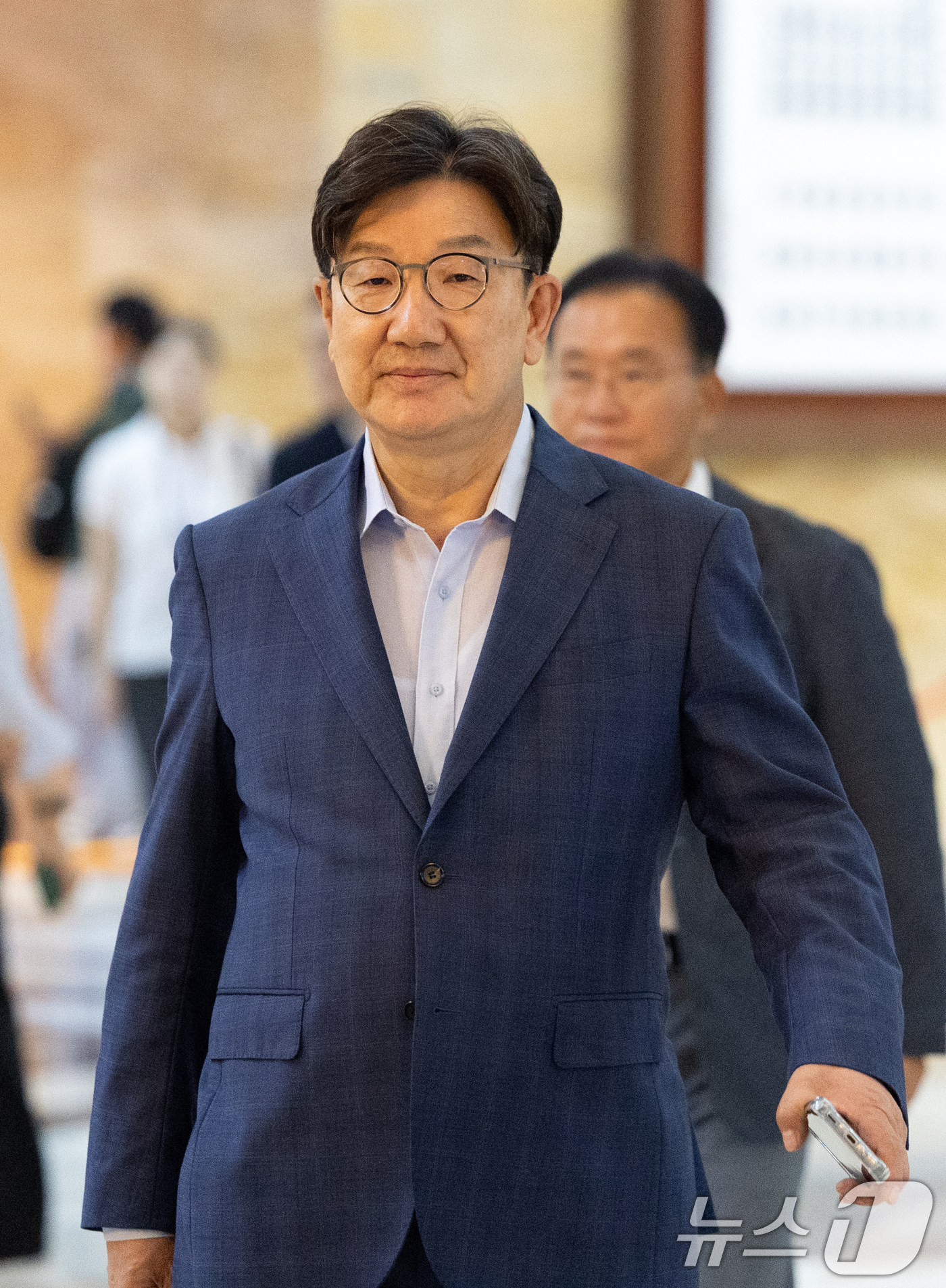 (서울=뉴스1) 이승배 기자 = 권성동 국민의힘 의원이 4일 오후 서울 여의도 국회에서 열린 의원총회에 참석하고 있다. 2025.8.4/뉴스1