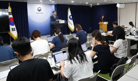 'AI 국대' 뽑힌 기업들 주가 들썩…네이버 3.33% 상승 마감[핫종목]