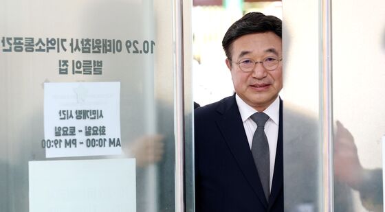 이태원 참사 유가족 만나러 온 윤호중 행안부 장관