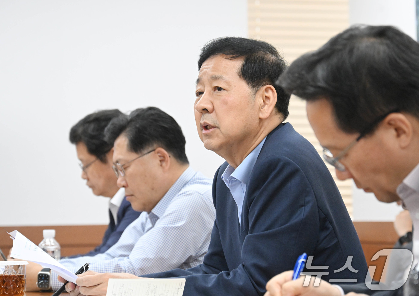 (서울=뉴스1) = 구윤철 경제부총리 겸 기획재정부 장관이 4일 서울 종로구 정부서울청사에서 열린 기획재정부 확대간부회의를 주재하고 있다. (기획재정부 제공. 재판매 및 DB 금지 …