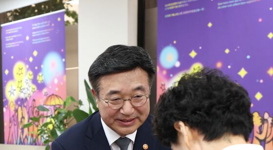 이태원 참사 유가족 만난 윤호중 장관