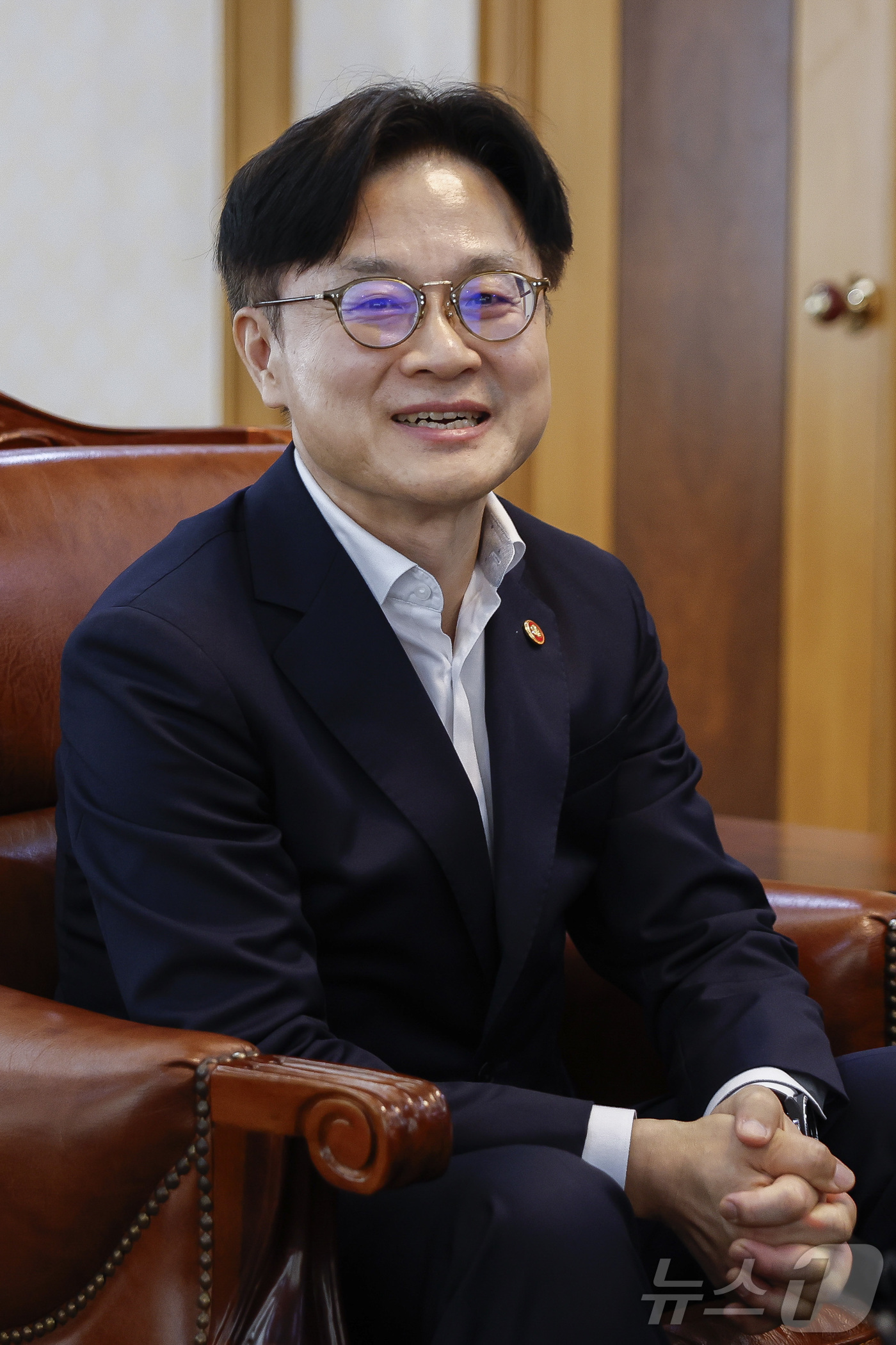 (서울=뉴스1)  박지혜 기자 = 김정관 산업통상자원부 장관이 4일 서울 마포구 한국경영자총협회를 찾아 손경식 한국경영자총협회장과 면담을 하고 있다. (공동취재) 2025.8.4/ …