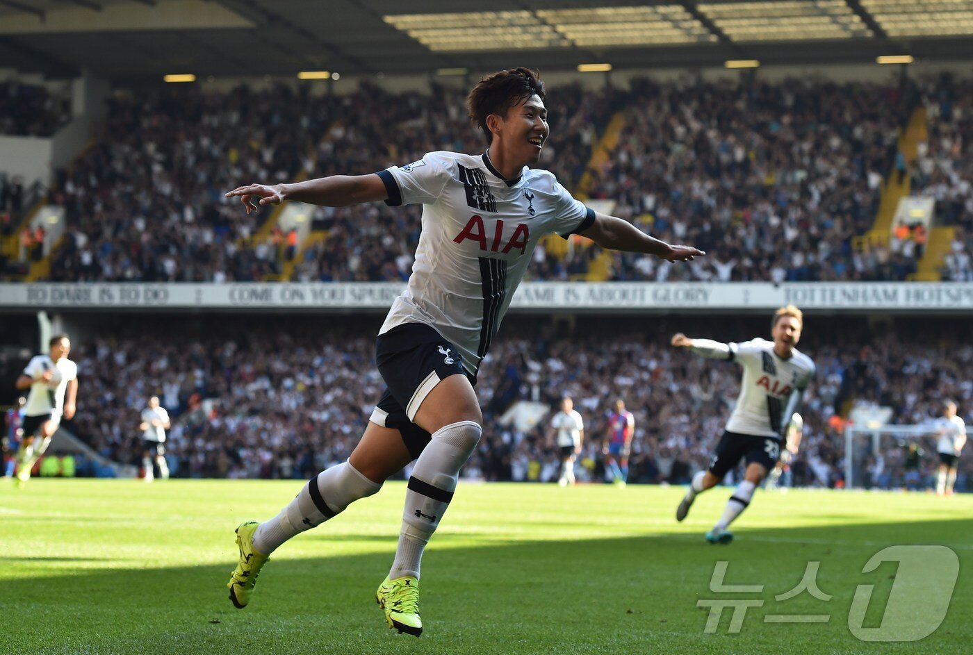본문 이미지 - 손흥민은 2015년부터 10년 내내 7번을 달고 뛰었다. ⓒ AFP=뉴스1