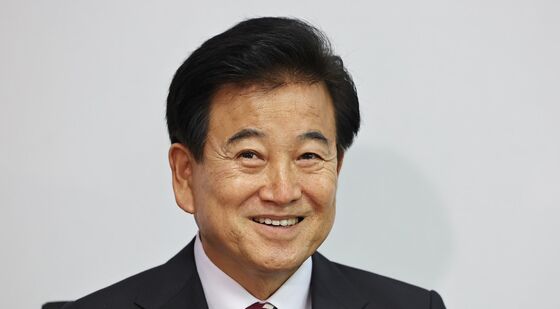 남북협력민간단체협의회 만나 인사말하는 정동영 장관
