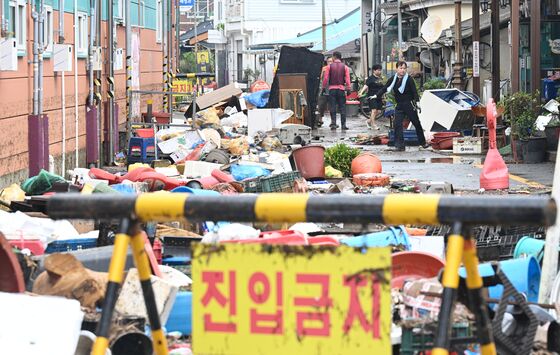 수해복구 한창인데 비 80㎜ 더…폭염 속 강한 소나기(종합)