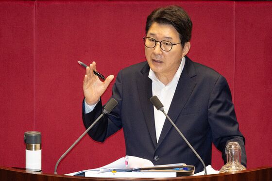 "땡전 뉴스 바라나" 신동욱 '필버' 7시간30분…김현 반박 시작