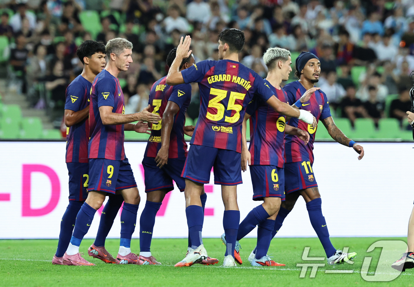 (대구=뉴스1) 구윤성 기자 = 4일 오후 대구 수성구 대구스타디움에서 열린 '2025 FC바르셀로나 아시아투어' 대구FC와 FC바르셀로나의 경기에서 전반 FC바르셀로나 가비가 선 …