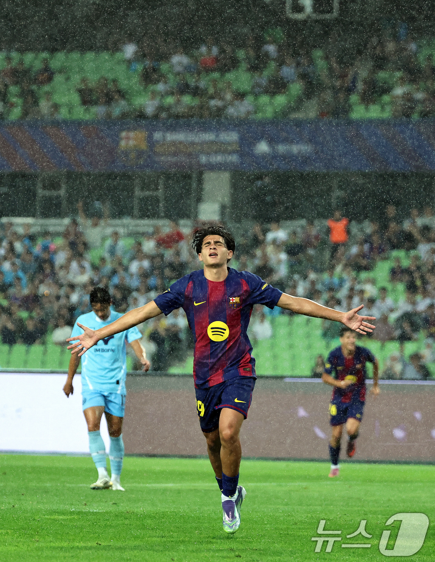 (대구=뉴스1) 구윤성 기자 = 4일 오후 대구 수성구 대구스타디움에서 열린 '2025 FC바르셀로나 아시아투어' 대구FC와 FC바르셀로나의 경기에서 후반 FC바르셀로나 안토니오 …