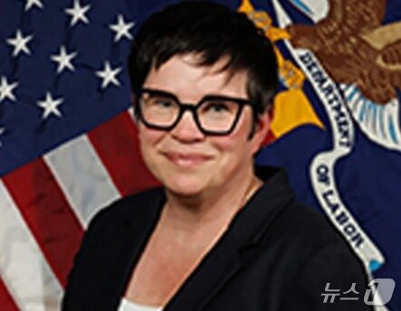 본문 이미지 - 에리카 맥엔타퍼 노동통계국장 - 노동부 홈피 갈무리