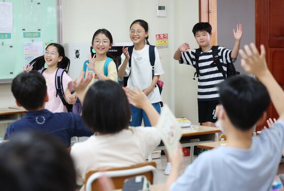 [뉴스1 PICK] 짧은 여름방학 마친 학생들 '다들 잘 지냈어?'