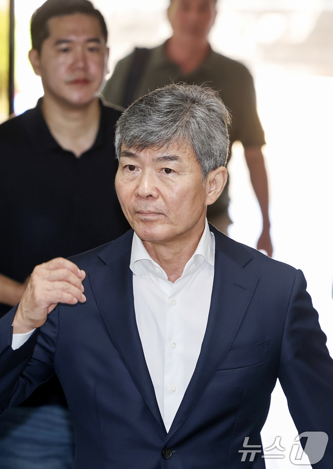 (서울=뉴스1) 민경석 기자 = '도이치모터스 주가조작 사건' 당시 김건희 여사의 계좌를 관리한 것으로 알려진 이종호 전 블랙펄인베스트 대표가 5일 오전 서울 서초구 서울중앙지방법 …