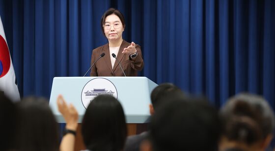 대통령실 "국민임명식 초청장 직접 전달"…尹부부는 제외
