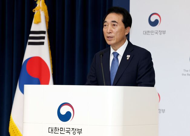 與 "李대통령 특사 고뇌 이해…지지·비판 목소리 다 들을 것"